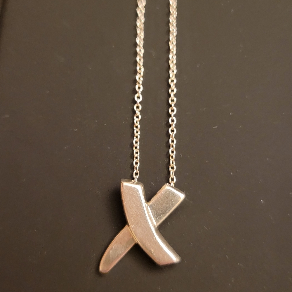 Tiffany & Co. Paloma's Graffiti X pendant and silver necklace